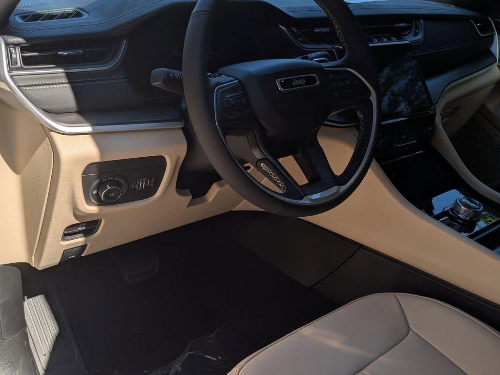 new 2025 Jeep Grand Cherokee car, priced at $45,845