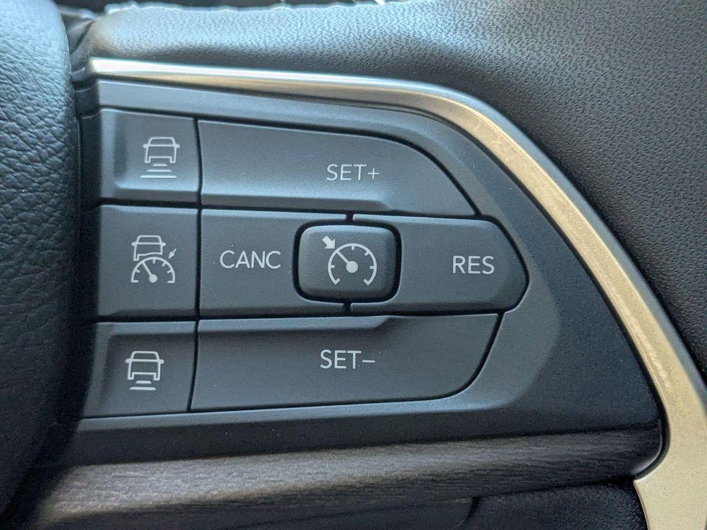 new 2025 Jeep Grand Cherokee car, priced at $45,845