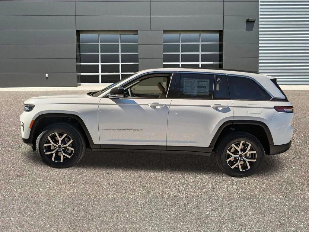 new 2025 Jeep Grand Cherokee car, priced at $45,845