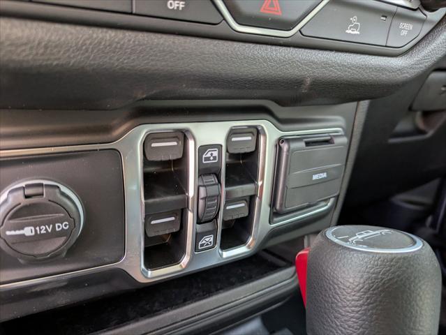 new 2025 Jeep Gladiator car, priced at $45,185