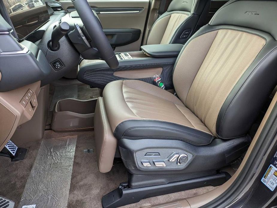 new 2024 Kia EV9 car, priced at $68,615