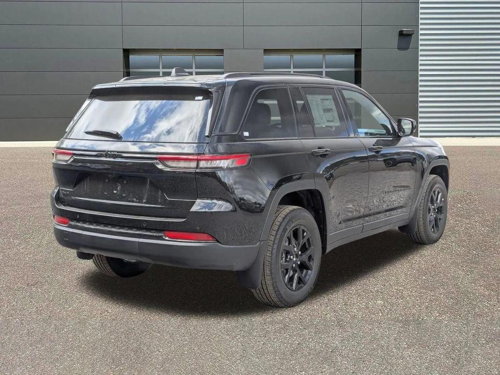 new 2025 Jeep Grand Cherokee car, priced at $41,219