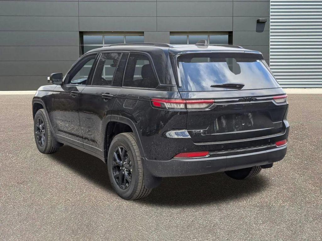 new 2025 Jeep Grand Cherokee car, priced at $41,219