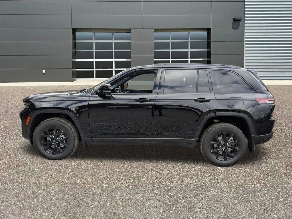new 2025 Jeep Grand Cherokee car, priced at $41,219