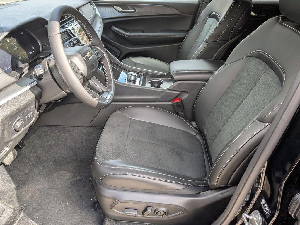 new 2025 Jeep Grand Cherokee car, priced at $41,219