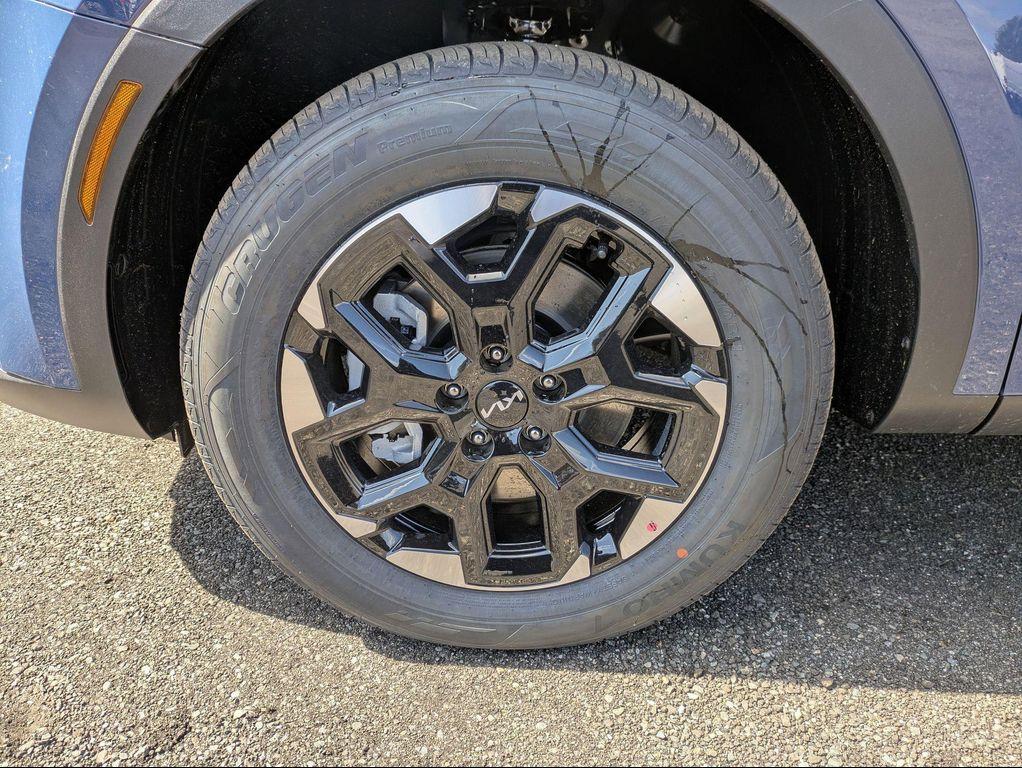 new 2025 Kia Sorento car, priced at $37,710