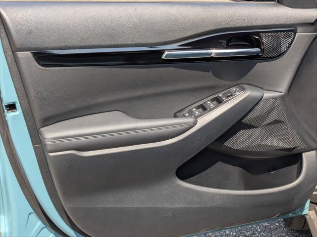 new 2025 Kia Seltos car, priced at $28,275