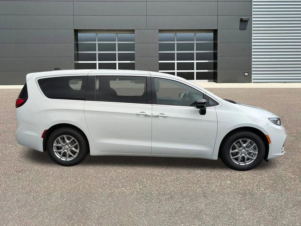 new 2026 Chrysler Pacifica car, priced at $38,295
