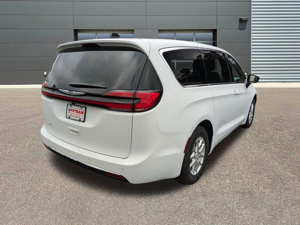 new 2026 Chrysler Pacifica car, priced at $38,295