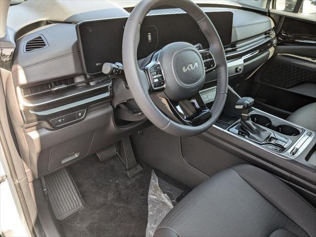 new 2025 Kia Carnival car, priced at $52,260