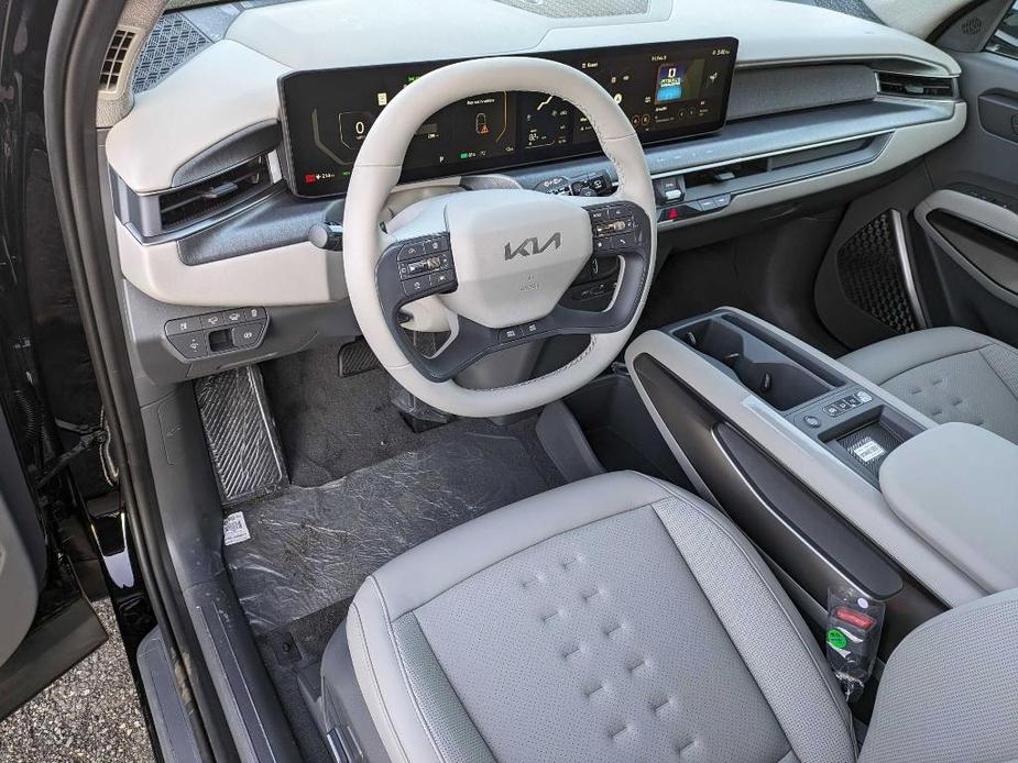 new 2024 Kia EV9 car, priced at $58,815
