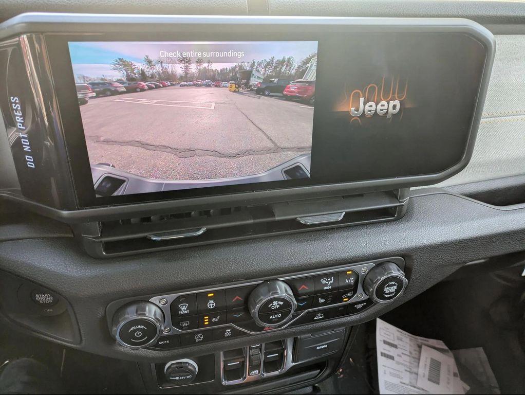 new 2025 Jeep Gladiator car, priced at $46,810