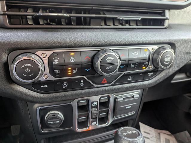 new 2025 Jeep Gladiator car, priced at $44,952