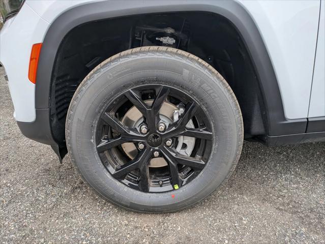 new 2025 Jeep Grand Cherokee car, priced at $42,648