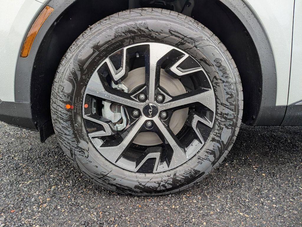 new 2025 Kia Sportage Hybrid car, priced at $35,555