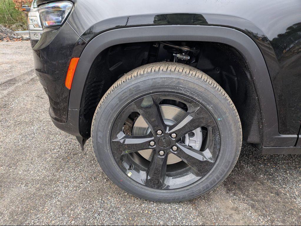 new 2025 Jeep Grand Cherokee L car, priced at $47,045