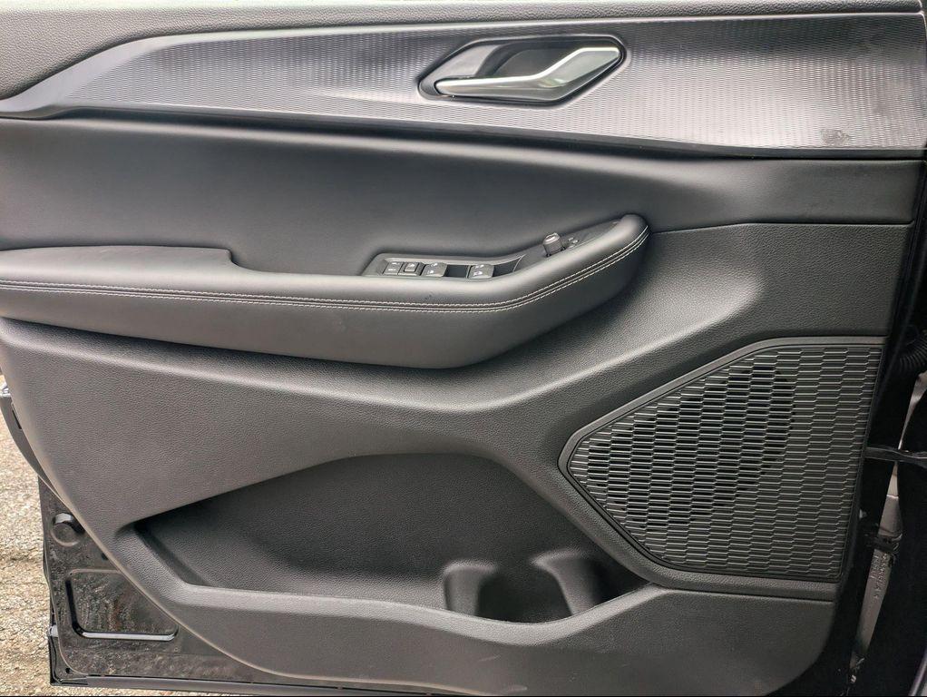 new 2025 Jeep Grand Cherokee L car, priced at $47,045