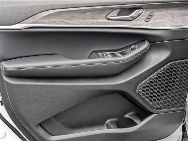 new 2025 Jeep Grand Cherokee L car, priced at $49,949