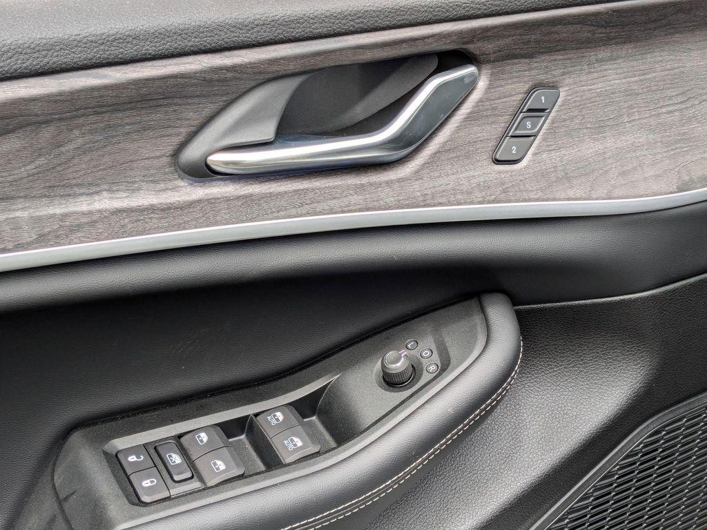 new 2025 Jeep Grand Cherokee L car, priced at $50,690