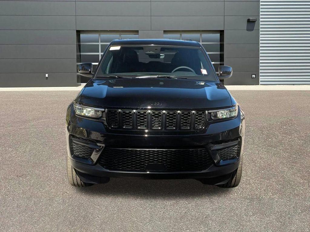 new 2025 Jeep Grand Cherokee car, priced at $44,439
