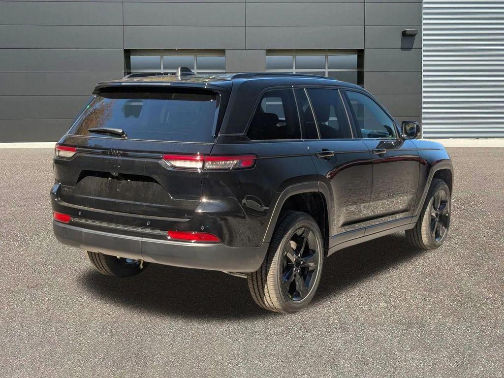 new 2025 Jeep Grand Cherokee car, priced at $44,439