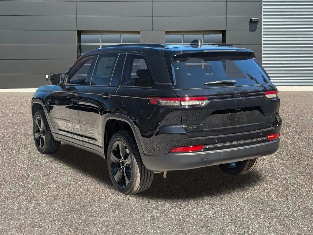 new 2025 Jeep Grand Cherokee car, priced at $44,439