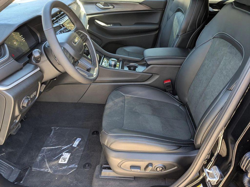 new 2025 Jeep Grand Cherokee car, priced at $44,439
