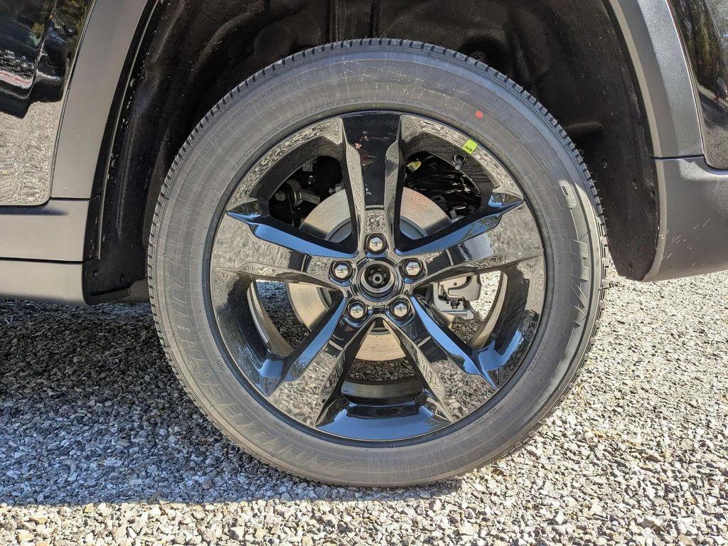 new 2025 Jeep Grand Cherokee car, priced at $44,439