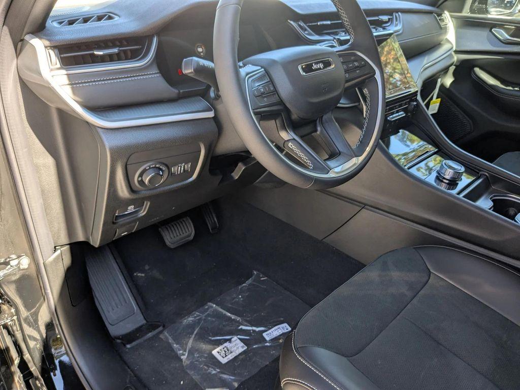 new 2025 Jeep Grand Cherokee car, priced at $44,439