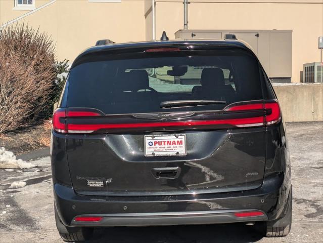 used 2021 Chrysler Pacifica car, priced at $25,999