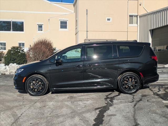 used 2021 Chrysler Pacifica car, priced at $25,999