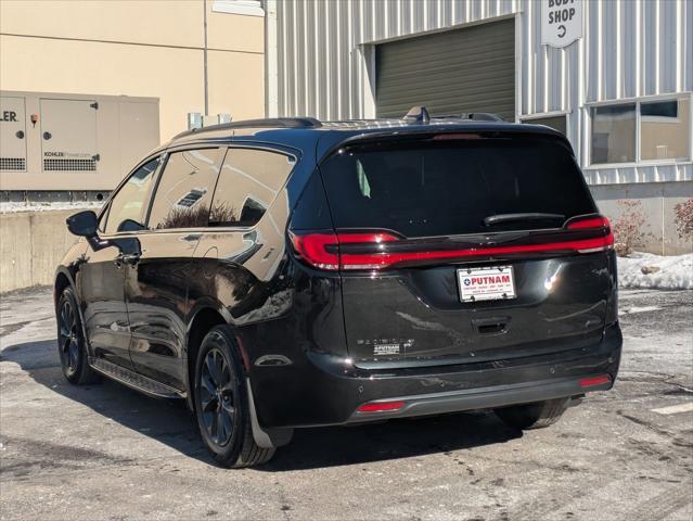 used 2021 Chrysler Pacifica car, priced at $25,999