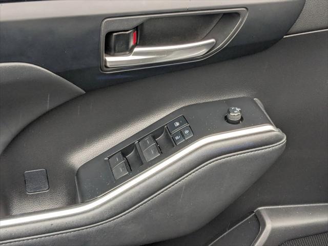 used 2021 Toyota Highlander car, priced at $31,499