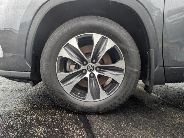used 2021 Toyota Highlander car, priced at $31,499