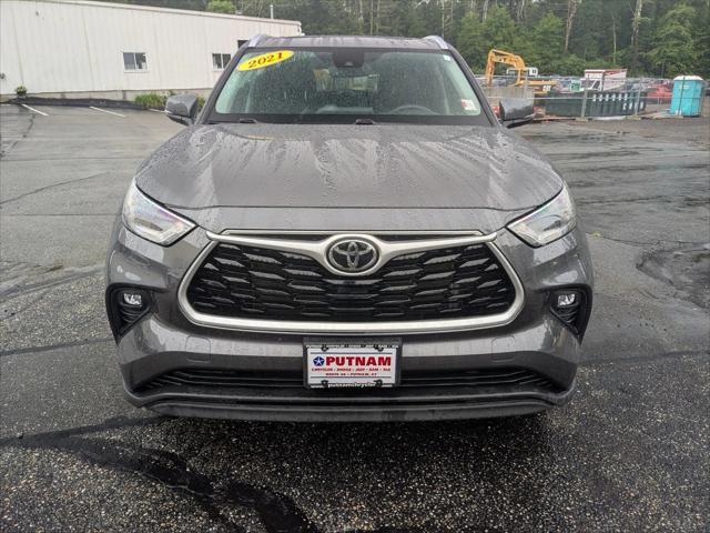 used 2021 Toyota Highlander car, priced at $31,499