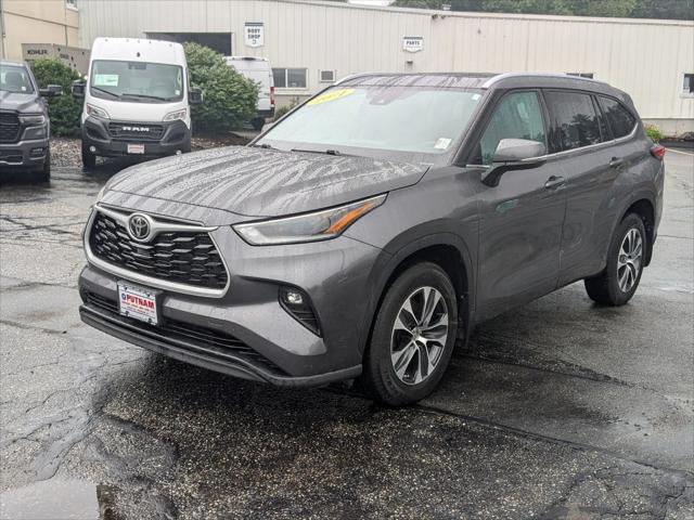 used 2021 Toyota Highlander car, priced at $31,499