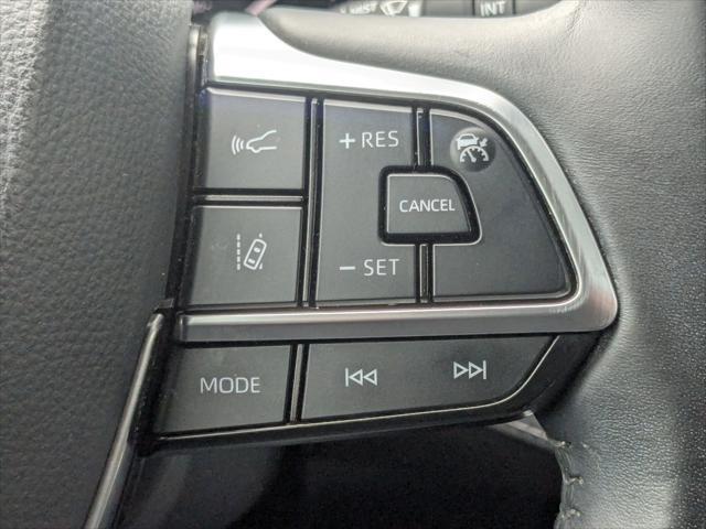 used 2021 Toyota Highlander car, priced at $31,499