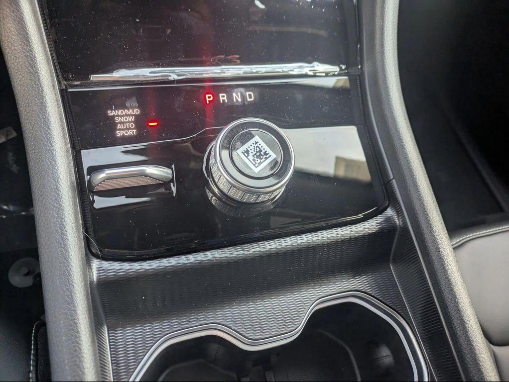 new 2025 Jeep Grand Cherokee car, priced at $47,999