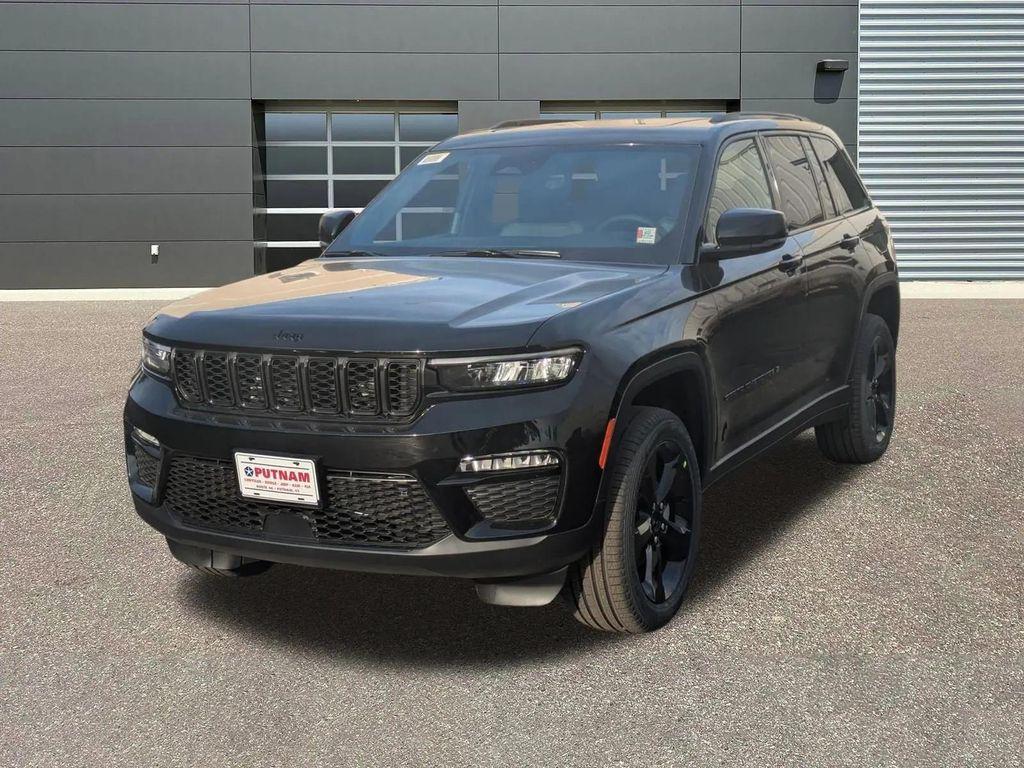 new 2025 Jeep Grand Cherokee car, priced at $47,999