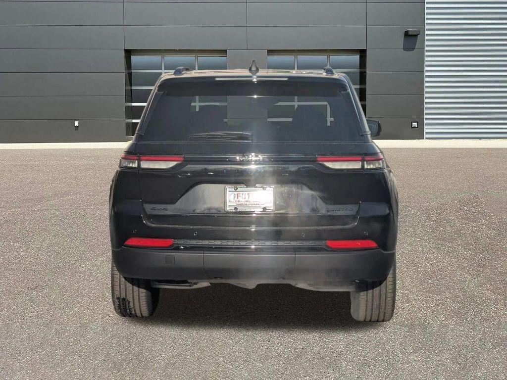 new 2025 Jeep Grand Cherokee car, priced at $47,999