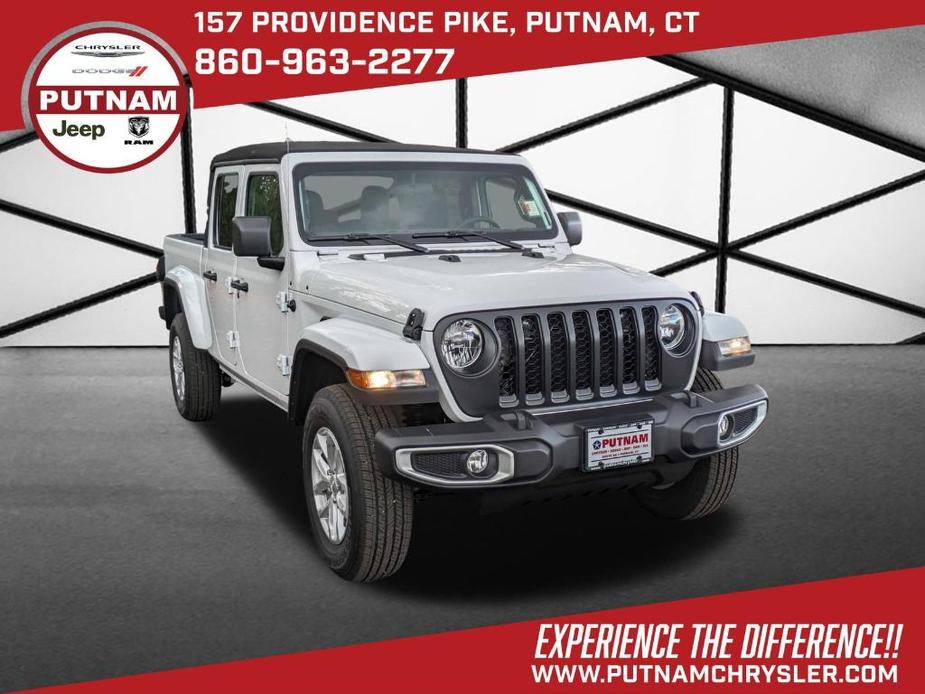 new 2023 Jeep Gladiator car, priced at $42,200