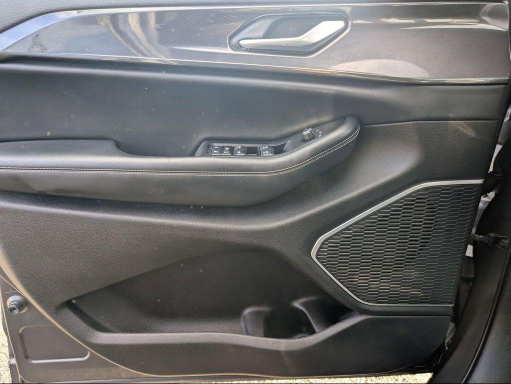 used 2022 Jeep Grand Cherokee L car, priced at $30,999