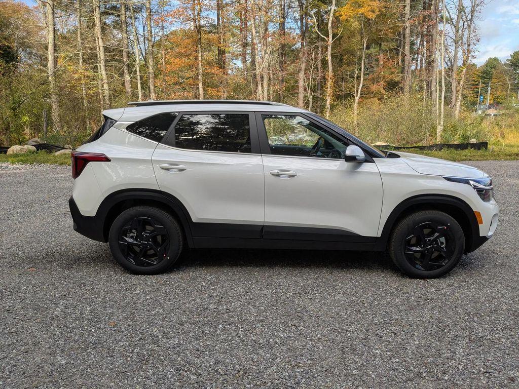 new 2026 Kia Seltos car, priced at $30,702