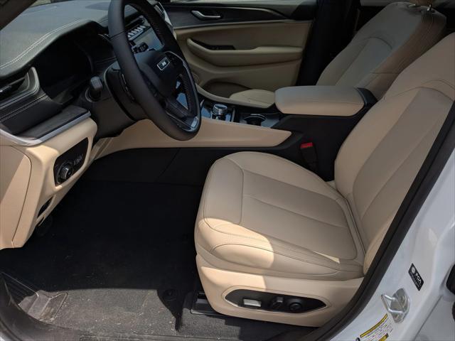 new 2025 Jeep Grand Cherokee car, priced at $45,551