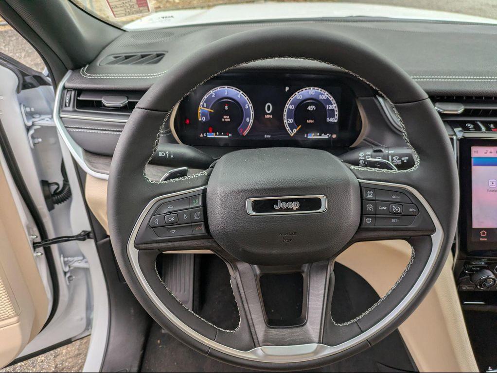 new 2025 Jeep Grand Cherokee car, priced at $44,478