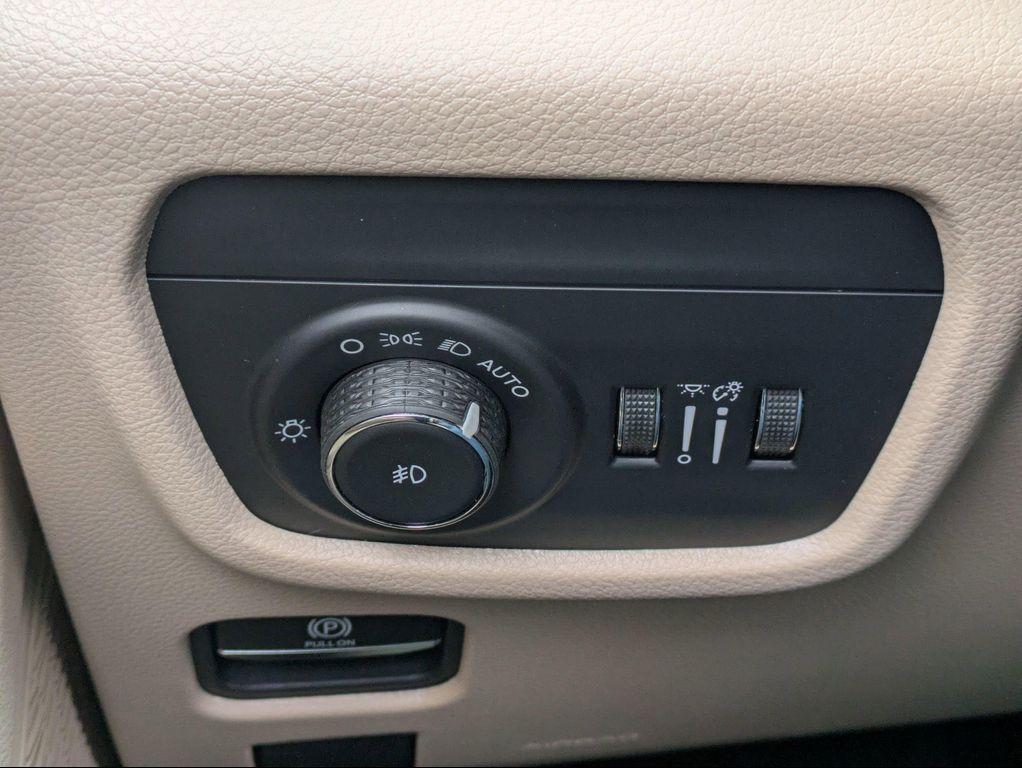 new 2025 Jeep Grand Cherokee car, priced at $44,478