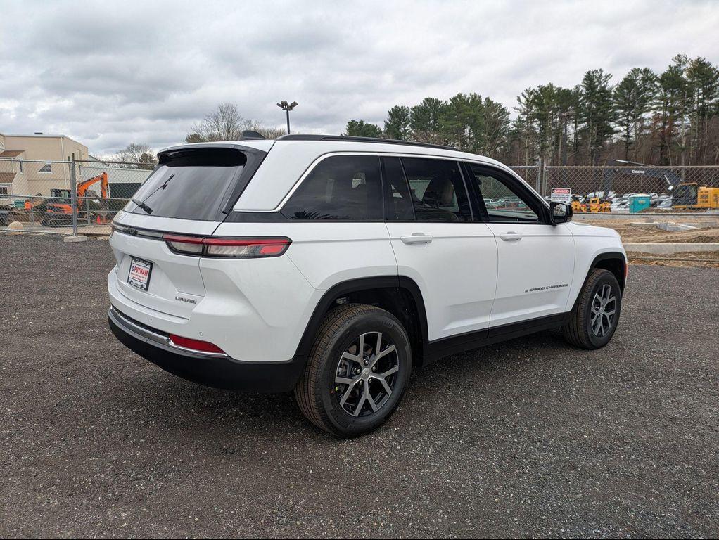 new 2025 Jeep Grand Cherokee car, priced at $44,478