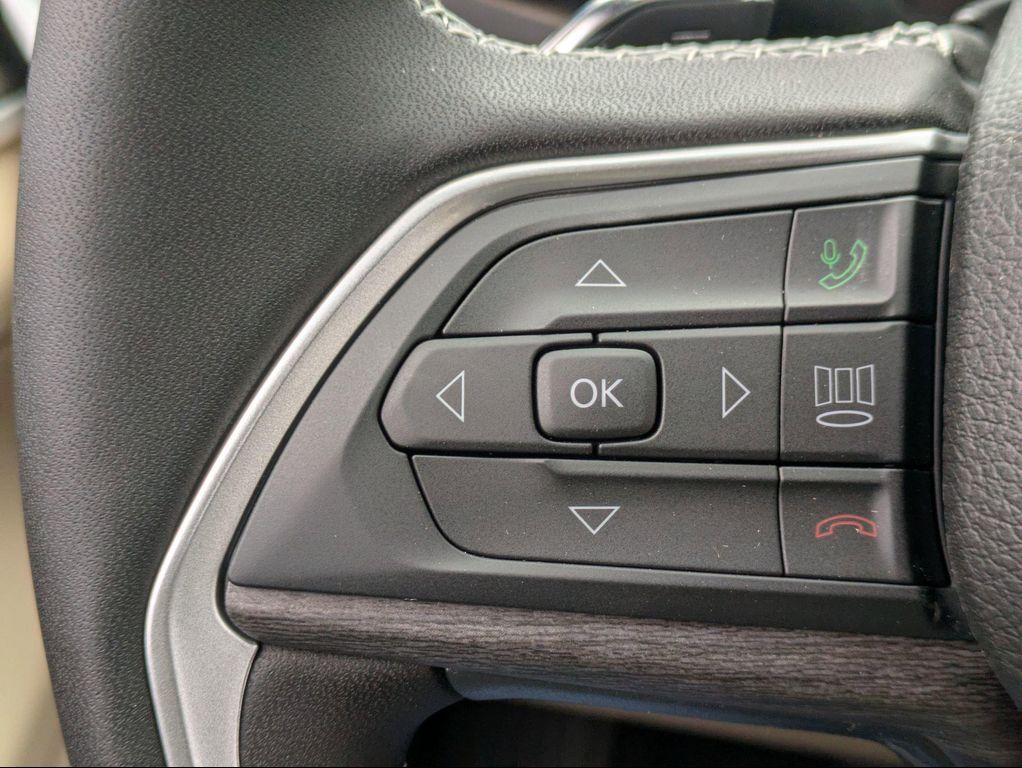 new 2025 Jeep Grand Cherokee car, priced at $44,478