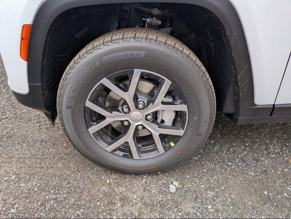 new 2025 Jeep Grand Cherokee car, priced at $44,478