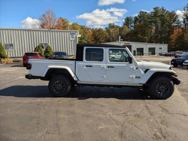 new 2024 Jeep Gladiator car, priced at $43,826